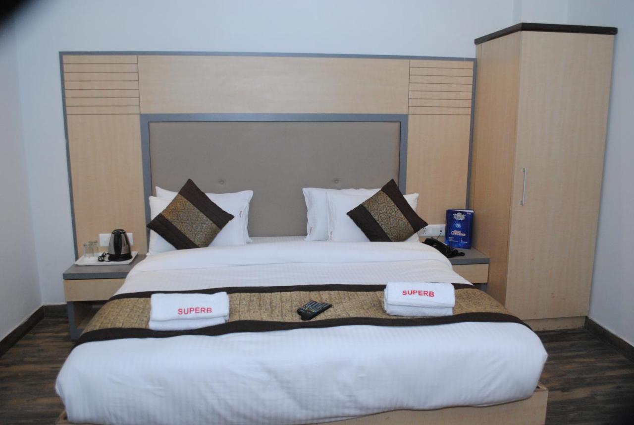Hotel Superb 5 Mins Walk From New Delhi Station Dış mekan fotoğraf